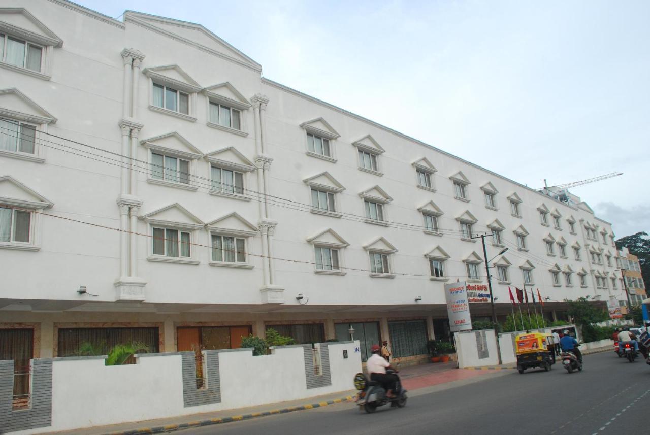 Parijatha Gateway Hotel Bangalore Exterior foto