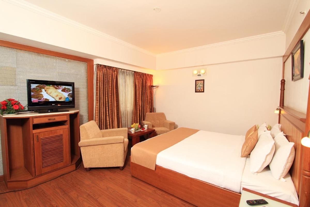 Parijatha Gateway Hotel Bangalore Exterior foto