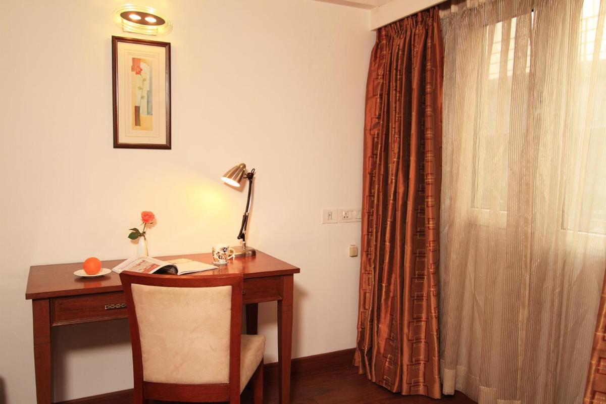 Parijatha Gateway Hotel Bangalore Exterior foto